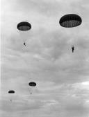 Cinquentenário da Força Aérea Alverca Junho 1964 - Festival com paraquedistas (7)