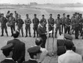 Encerramento do Primeiro Curso de Paraquedistas Civis em Tancos - 1968
